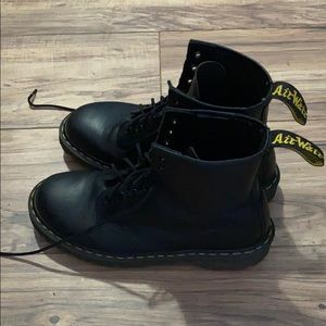 Dr martens black 1460 boots size 9 women’s